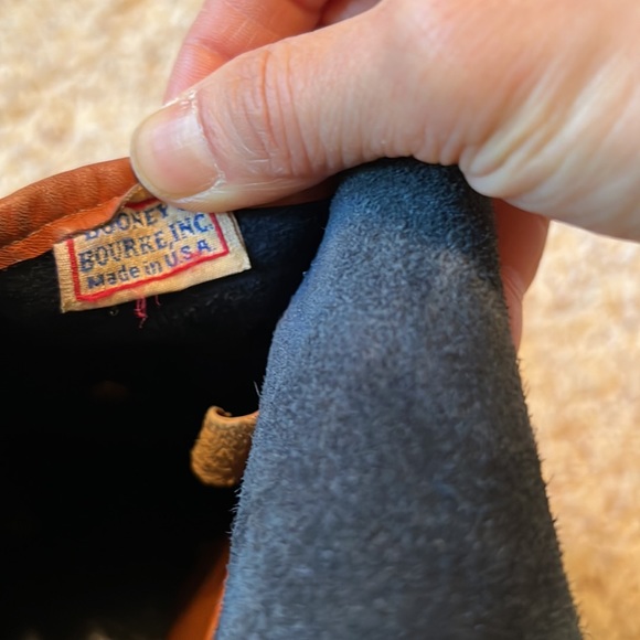 Vintage Dooney and Bourke All-Weather Leather Medium Essex Shoulder Bag - Picture 10 of 12